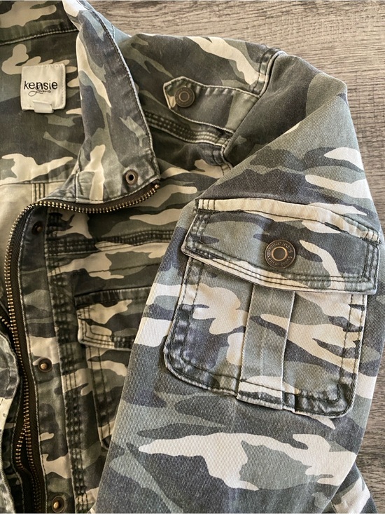 Kensie Jackets & Blazers - Camo Flap Pocket Jacket M